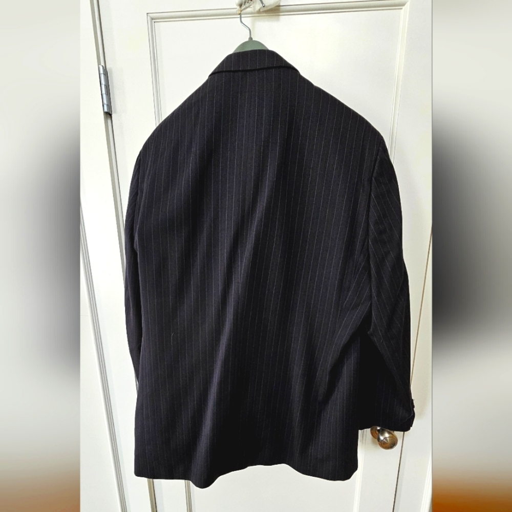 Sophisticated Black Pinstripe Men's Suit - Picture 2 of 11